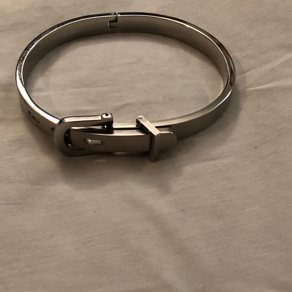 Belt bracelet